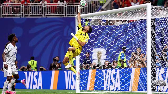 gettyimages-2281730323 Cabo Verde segura Espanha na estreia da Copa